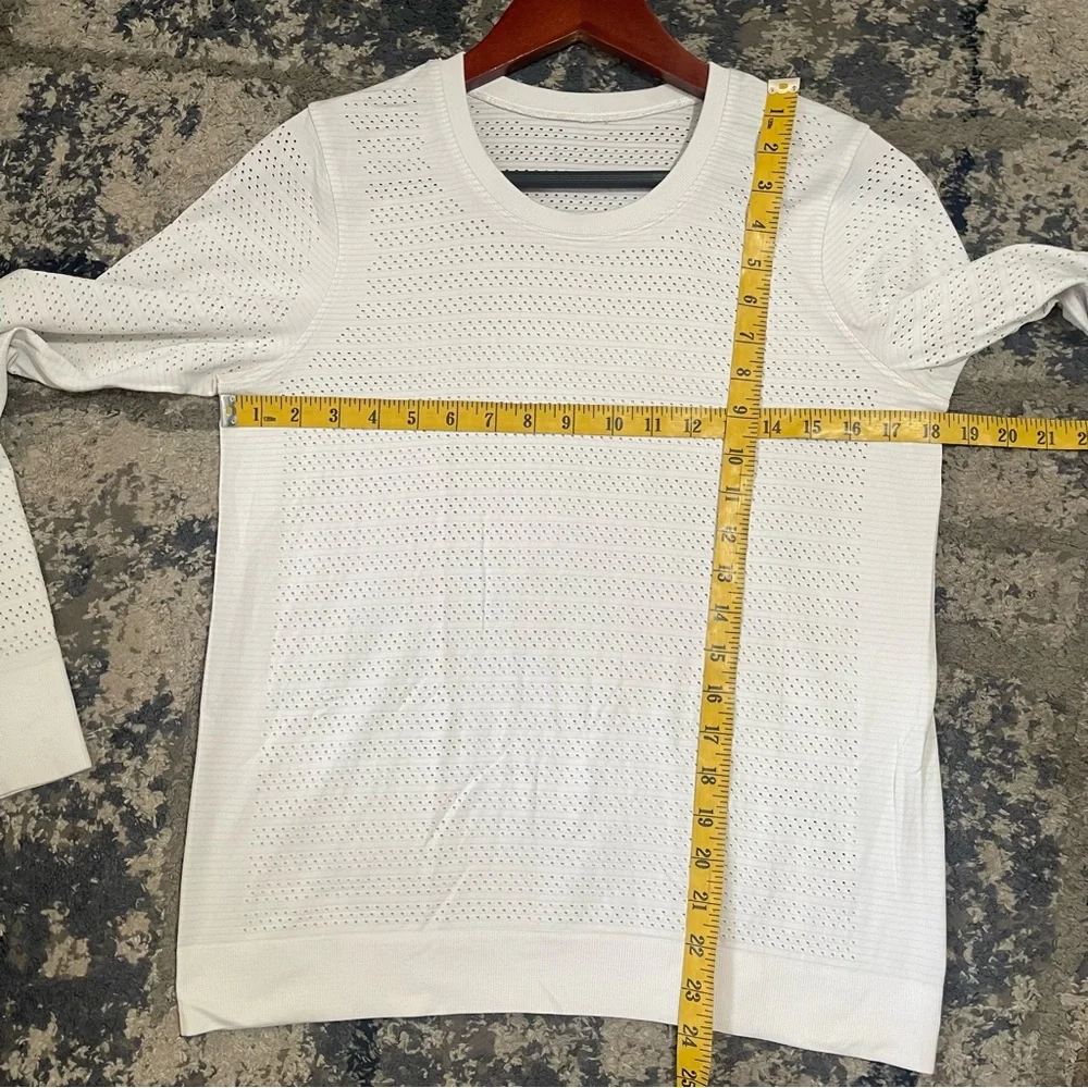 Lululemon White Breezy By Longsleeve Size 8/10‎
